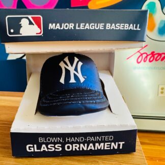 NY Yankees Glass Oranment